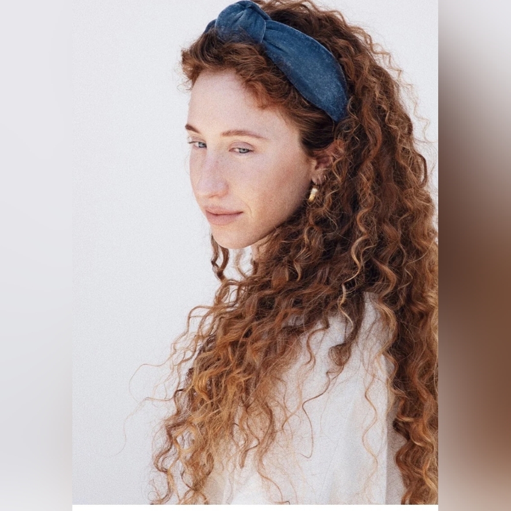 Kristin Ess‎ Velvet knotted Headband in Denim brand new